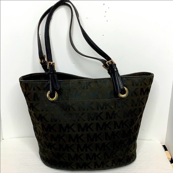 Michael Kors Signature Jet Set Tote Color: Black - Picture 1 of 9